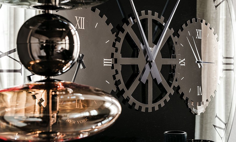 Espejo reloj moderno Times Cattelan