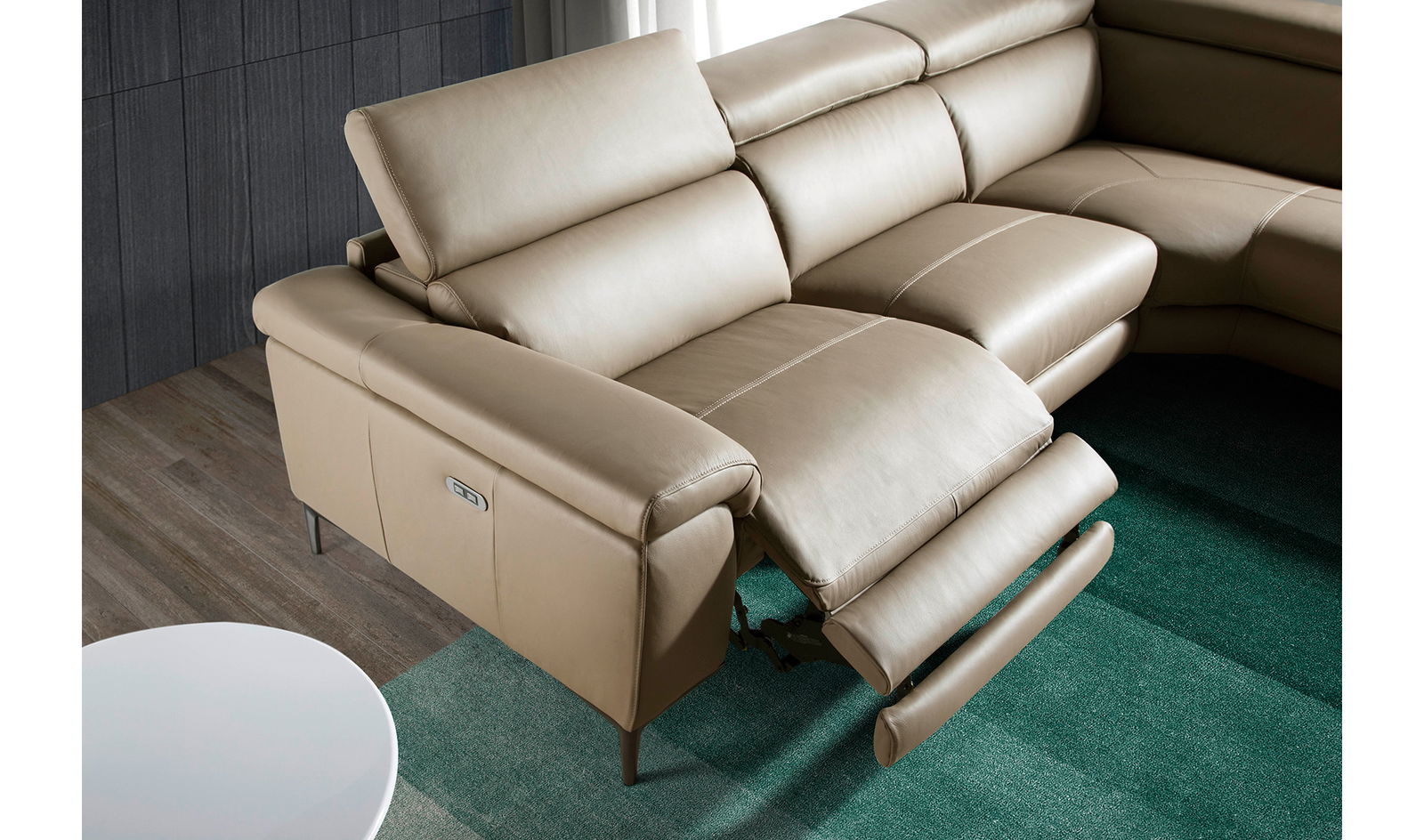 Sofá con chaise longue moderno piel y acero Apulia