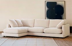 Sofá con chaise longue izquierda tapizado beige Gala