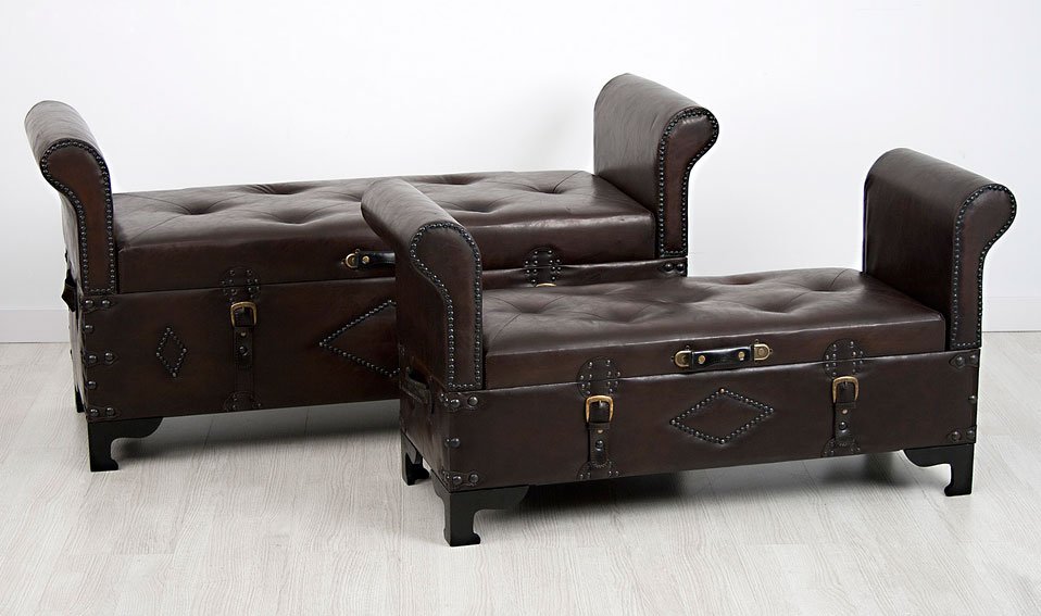 Set 2 pies de cama baúl marrón Vintage Moscow