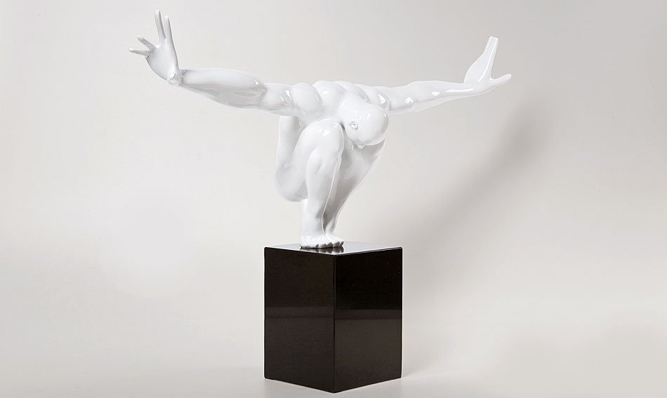 Escultura atleta blanco