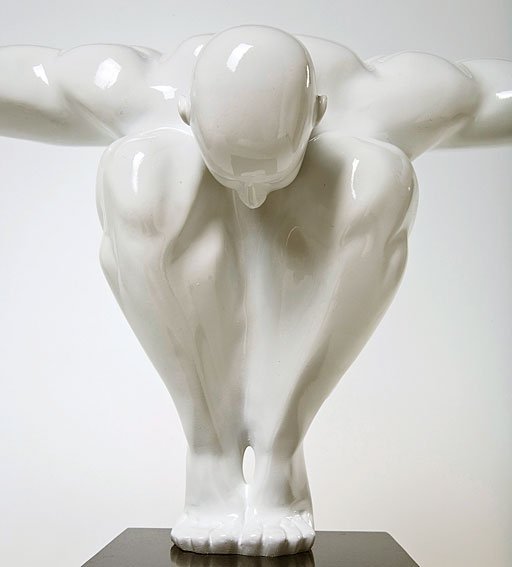 Escultura atleta blanco