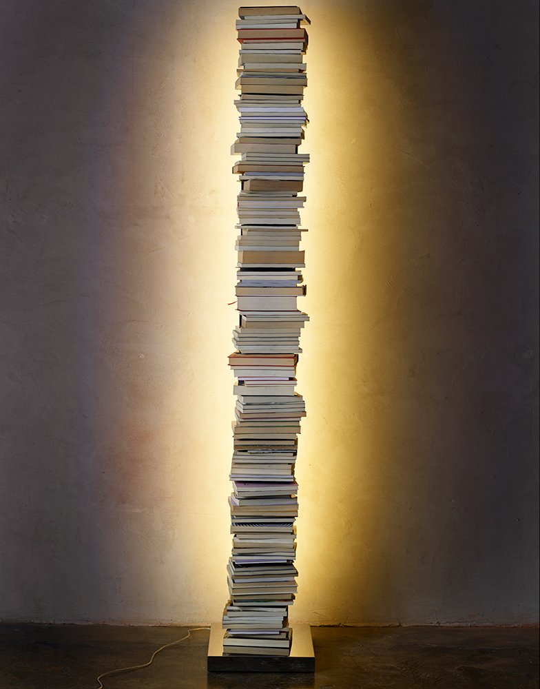 Librero vertical con luz Ptolomeo