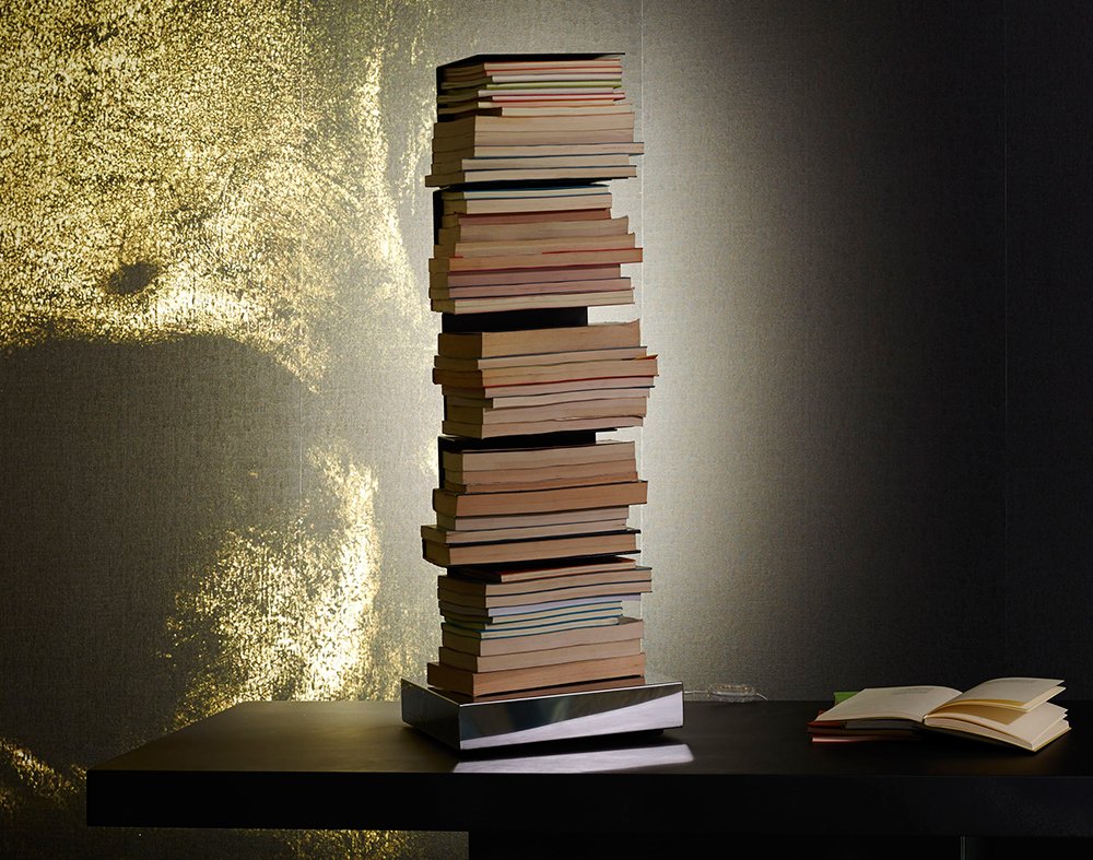 Librero vertical con luz Ptolomeo