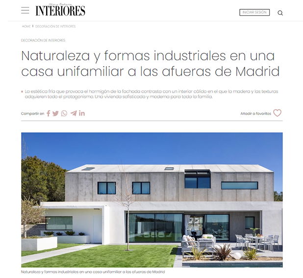 Naturaleza y formas industriales en una casa unifamiliar a las afueras de Madrid