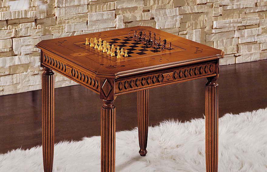 Mesa de juego con tablero de ajedrez